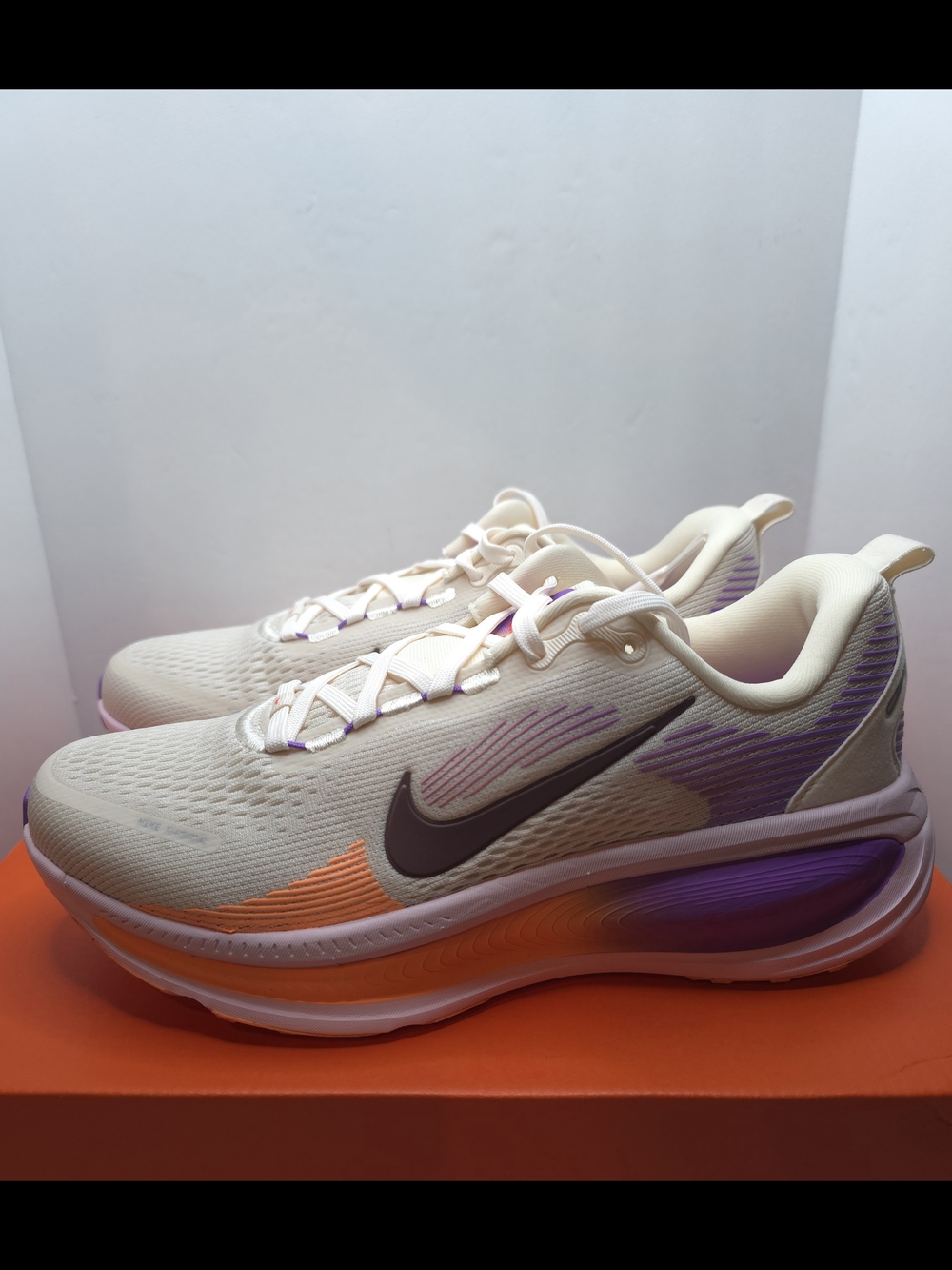 Women's Nike Vomero 18 Chalk Tattoo Pink Foam HM6804-113 size 9W